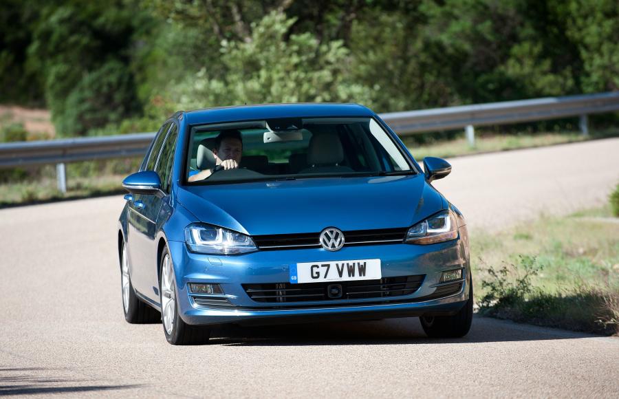 Volkswagen Golf TDi BlueMotion (UK) '2012